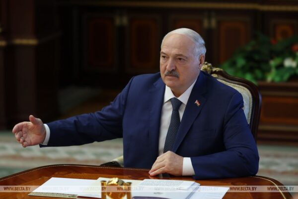 Лукашенко поручил взять на контроль и установить правду в деле атаки дрона на автобус с гражданами Беларуси