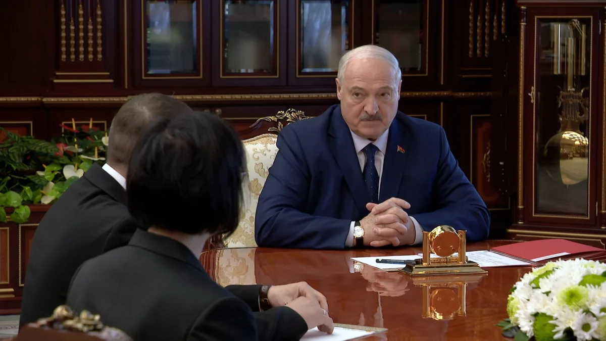 Кадровый день: Александр Лукашенко назначил новых министров, руководителей СМИ, предприятий и дипкорпуса