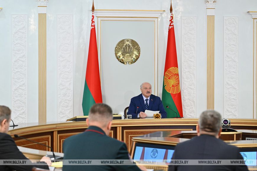 Лукашенко указал на факты «крышевания» расхитителей топлива со стороны правоохранителей