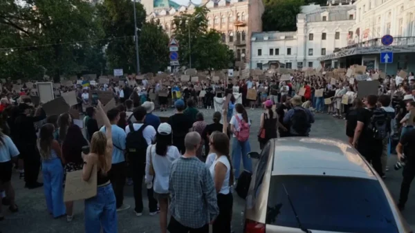Отставка министра обороны Михаила Фёдорова спровоцировала акцию протеста в Киеве