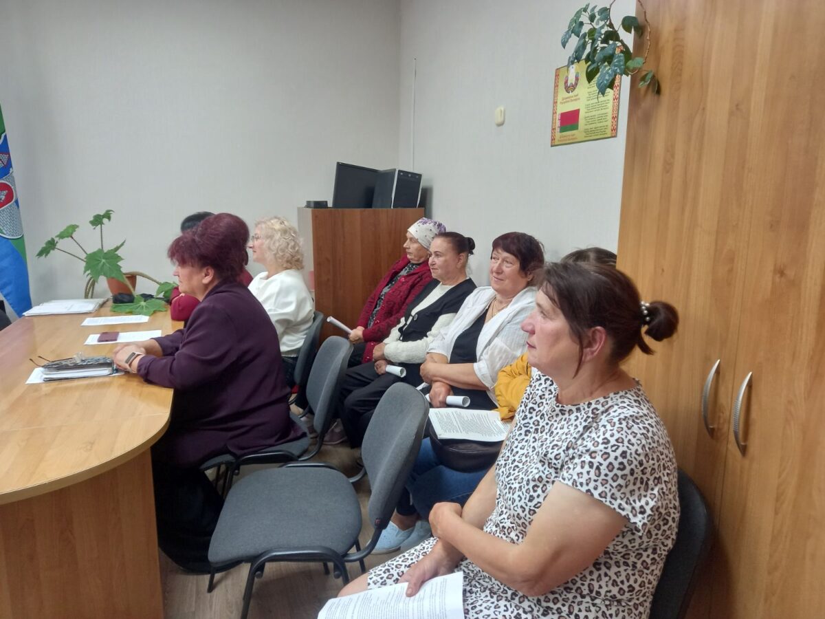 В центре внимания — запросы сельчан: в Веремейском сельисполкоме прошла встреча с активом