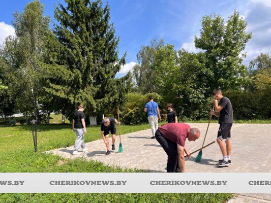 «С заботой о себе и о городе»: работающая молодежь Черикова приобщилась к подготовке ко Дню города
