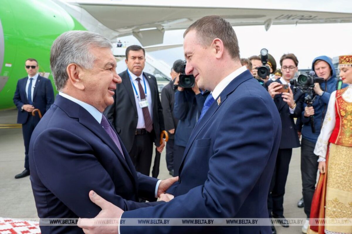 Президент Узбекистана прибыл в Беларусь с официальным визитом