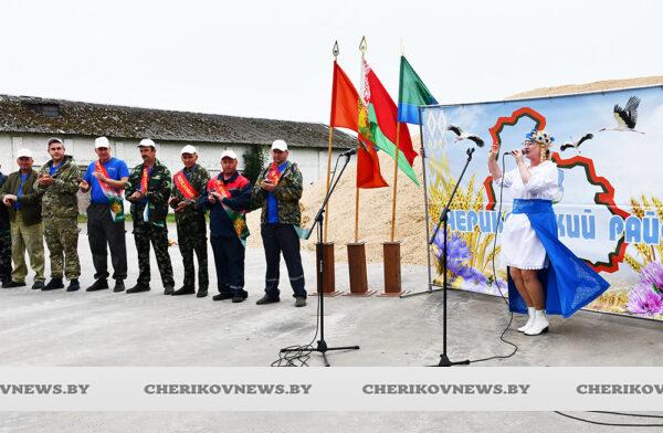 Хлеборобов КСУП «Агрокомплекс «Светлый» чествовали в связи с окончанием уборочной кампании