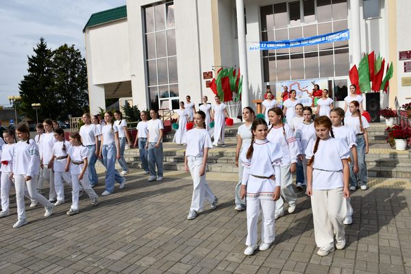 «Единство — сила, которая ведет Беларусь вперед»: как прошло тожественное мероприятие в Черикове 17 сентября?