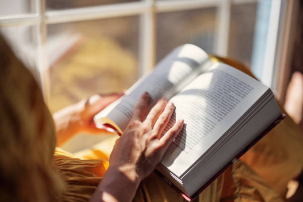 Борьба с цифровой перегрузкой: в Сингапуре платят за чтение книг