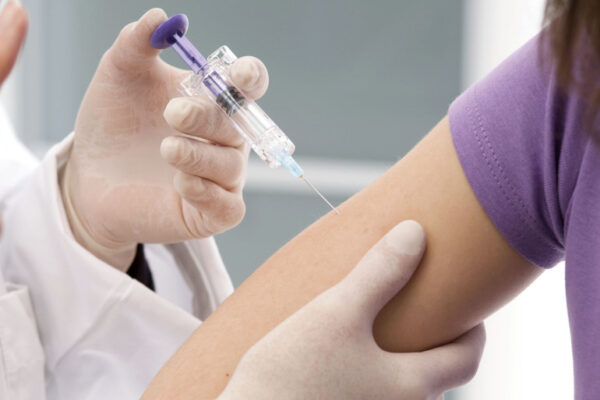 Защитить от рака до того, как вирус ударит: как вакцинация от ВПЧ спасает жизни девочек