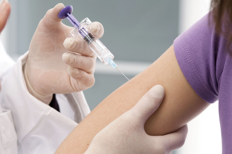 Защитить от рака до того, как вирус ударит: как вакцинация от ВПЧ спасает жизни девочек